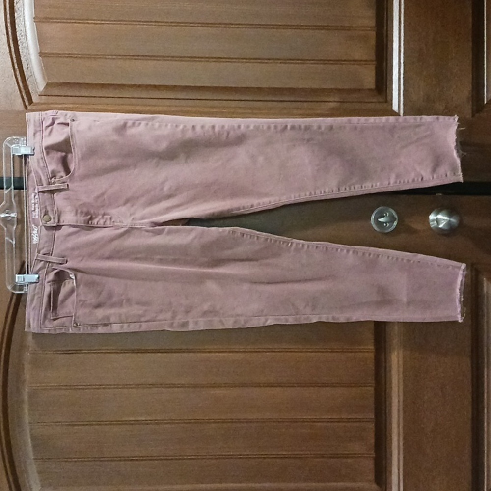 Mossimo high rise skinny salmon colored jeans. Size 18
